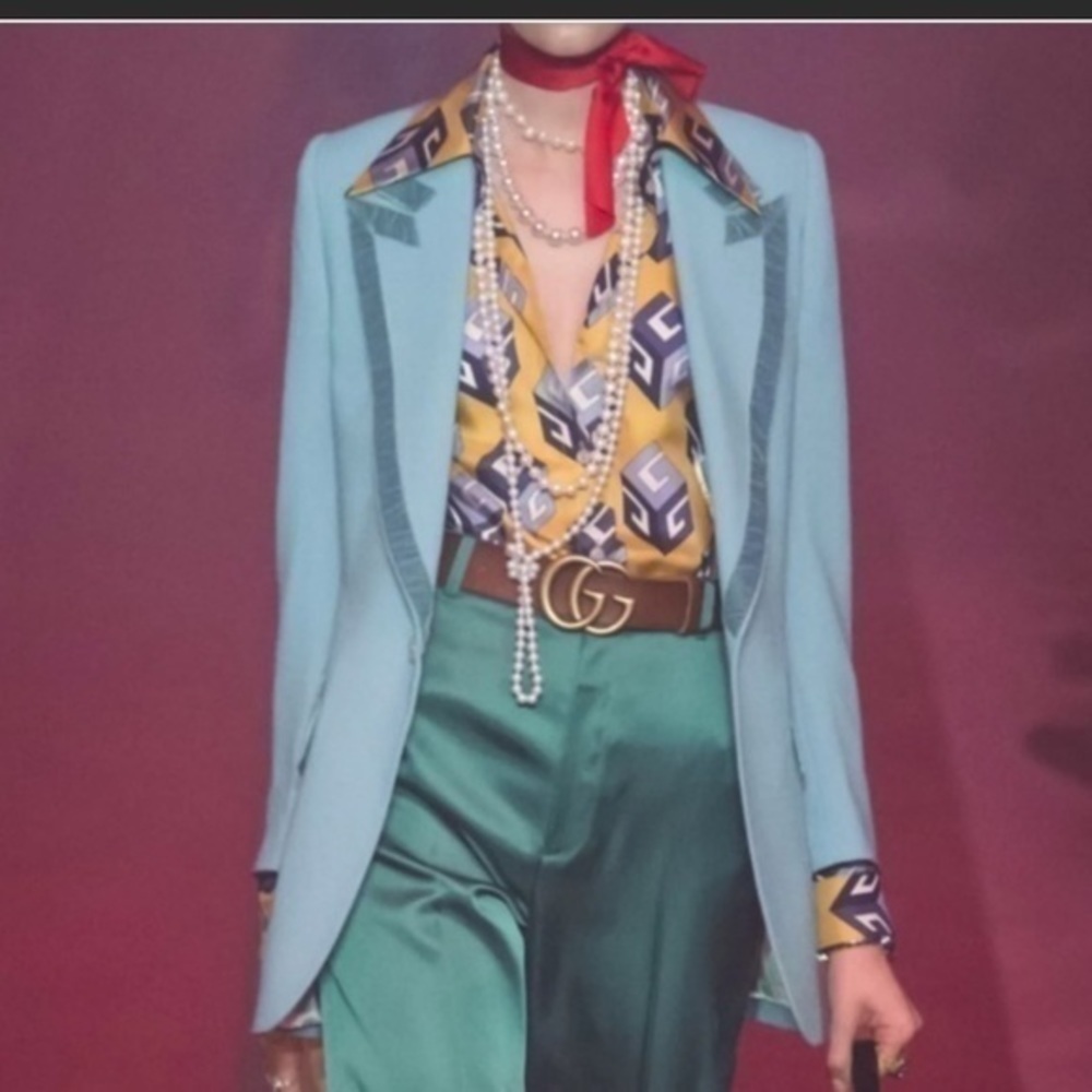 Gucci Light Blue Blazer with Dark Teal Trim - Picture 4 of 16